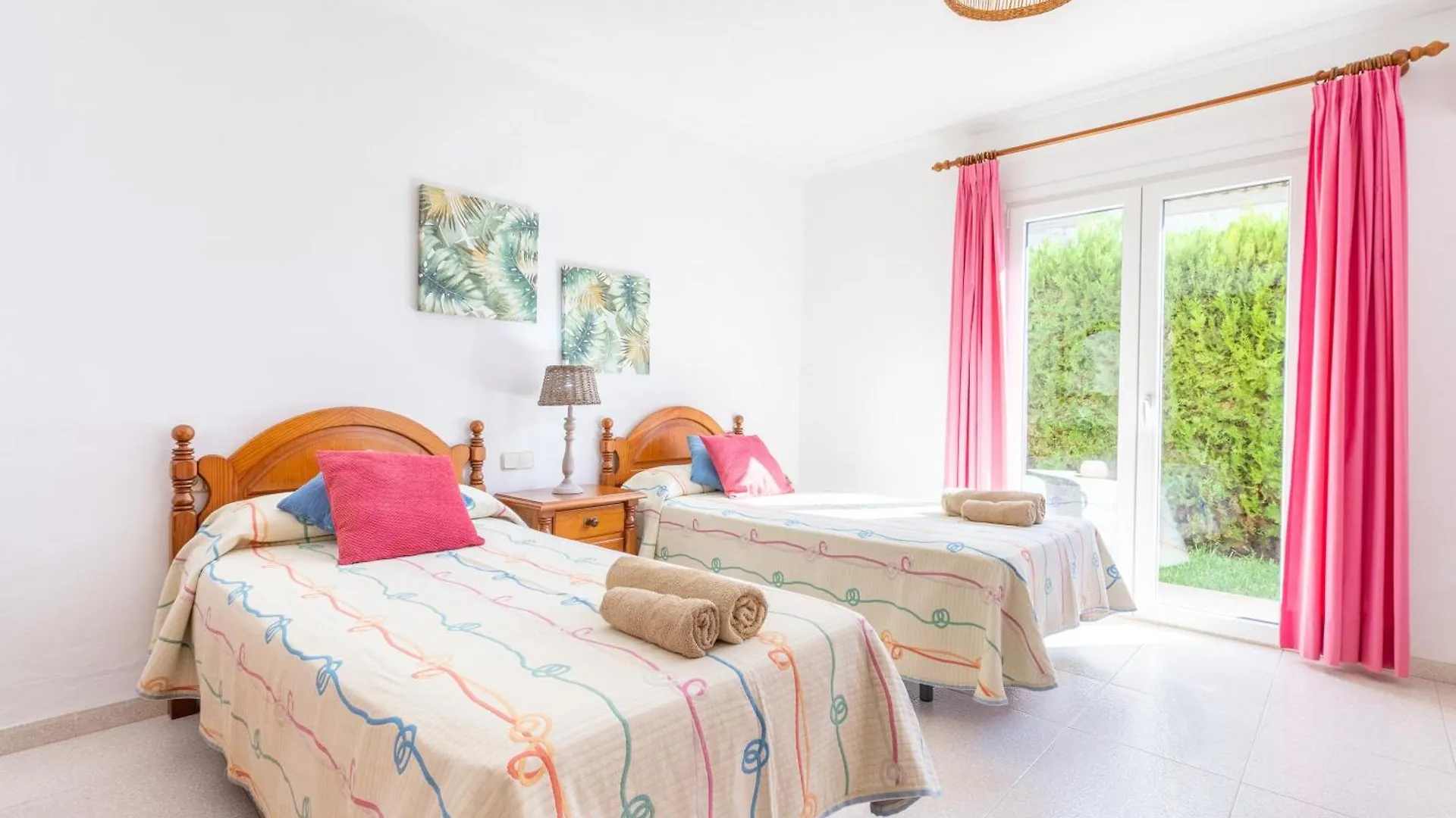 Villa Estrelitzia Cala Serena  Spanien